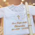 Košieľka na krst k01 bielo-zlatá + sviečka na krst so zlatým krížikom