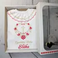 Košieľka na krst červená zlatá a sviečka na krst červené kvietky
