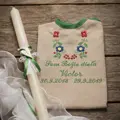 K15 - košieľka na krst ľanová + Sviečka na krst biela čipka, biele srdiečko a zelená mašlička