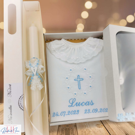 Košieľka na krst k01 farebná kombinácia podľa výberu + Sviečka na krst farebne zladená s košieľkou