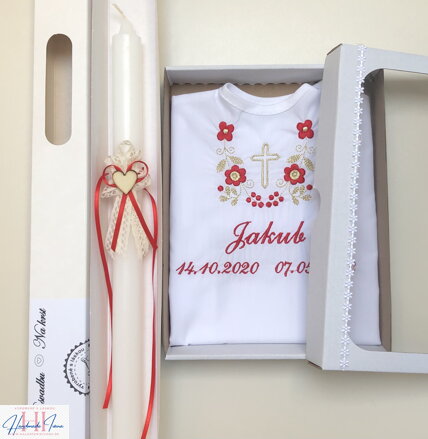 Košieľka na krst k14 červeno-zlatá + sviečka na krst čipka, srdiečko a červená stuha