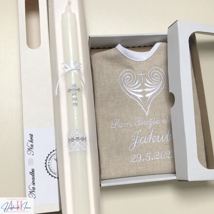 k19 - košieľka na krst ľanová s bielou výšivkou a sviečka na krst strieborný krížik