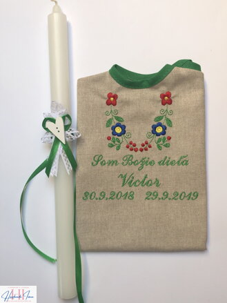 K15 - košieľka na krst ľanová + Sviečka na krst biela čipka, biele srdiečko a zelená mašlička