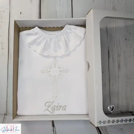 Košieľka na krst so strieborným krížikom