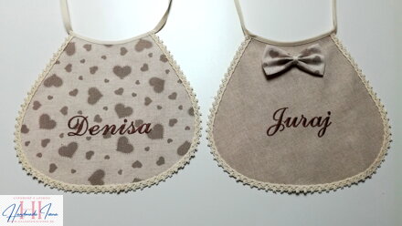 Svadobné podbradníky Ona a on ražné Srdiečka tmavé s menami