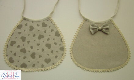 Svadobné podbradníky Ona a on ražné Srdiečka tmavé