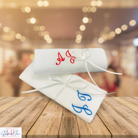 Dámska vreckovka s vyšívaným monogramom