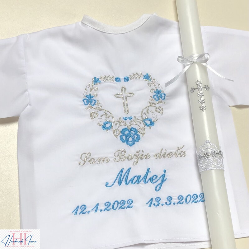 k05 - košieľka na krst iná modrá so striebornou a sviečka na krst strieborný krížik