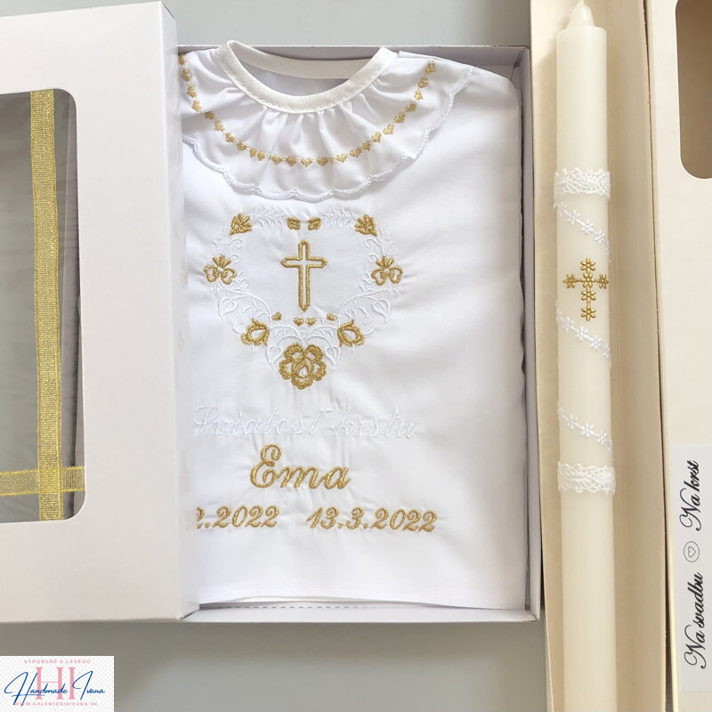 Košieľka na krst k05 biela so zlatou v darčekovom balení a sviečka na krst zlatý krížik s bielou čipkou