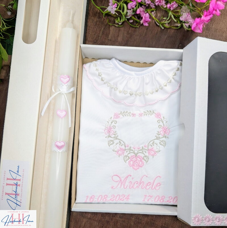 Krstová košieľka na krst k05 ružová strieborná + sviečka na krst ružové srdiečka