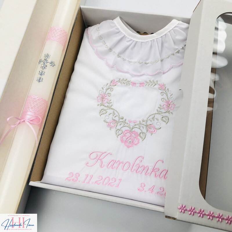 Košieľka na krst k05 ružová strieborná + Sviečka na krst strieborný krížik s ružovou