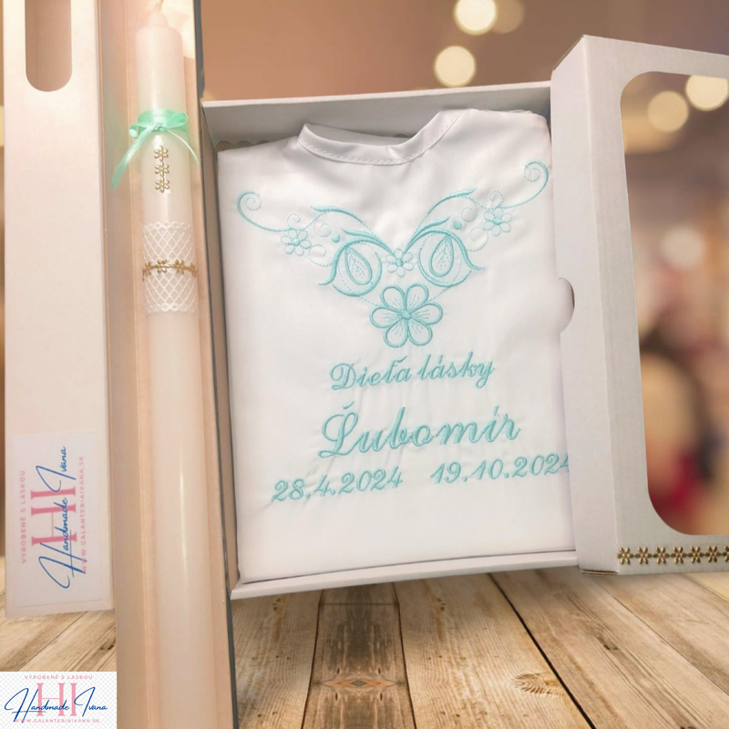 Košieľka na krst k07 mentolová + Sviečka na krst zlaté kvietky