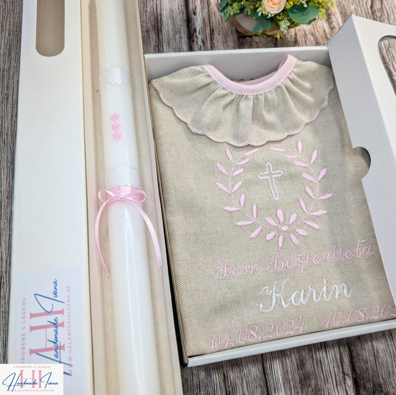 Košieľka na krst K10 ľanová ružová s bielou a sviečka na krst ružové kvietky