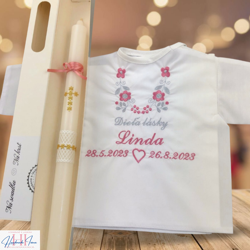 K14 - košieľka na krst tmavá ružová so šedou a sviečka na krst zlatý krížik s ružovou stuhou