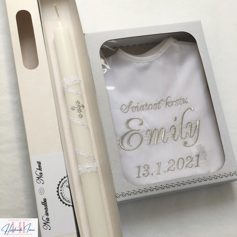 k18 - košieľka na krst v krabičke + sviečka na krst v krabičke - strieborná s bielou