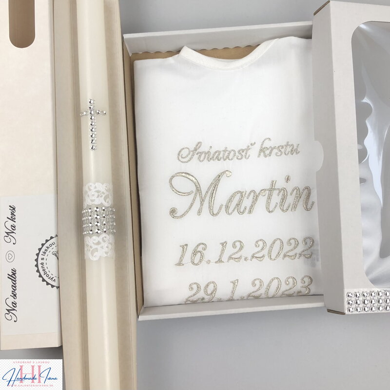 Košieľka na krst k18 + sviečka na krst strieborný krížik farba výšivky podľa výberu