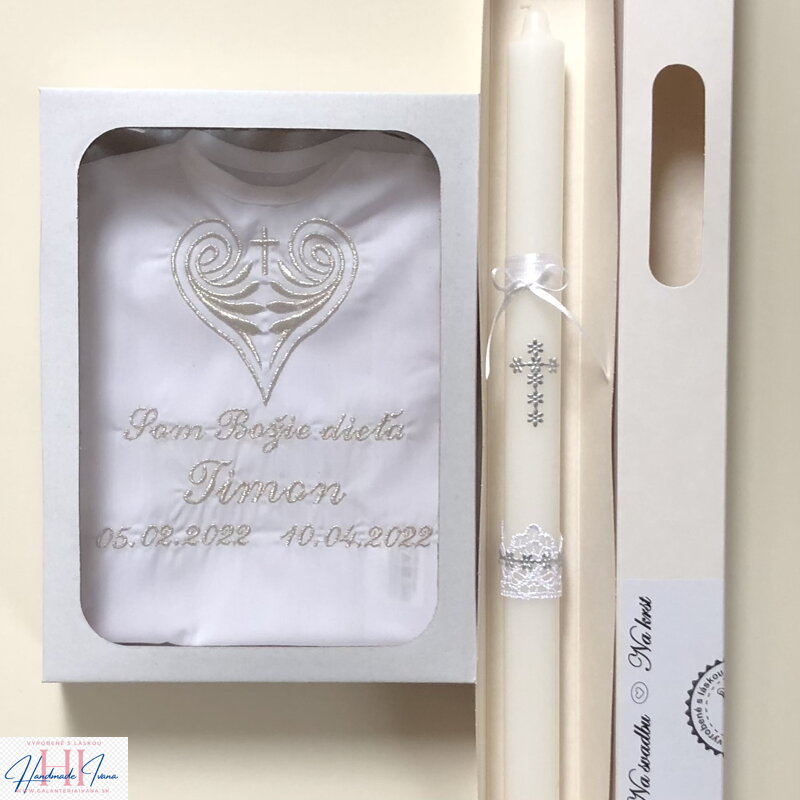 K19 - košieľka na krst strieborná v darčekovom balení a sviečka na krst strieborný krížik