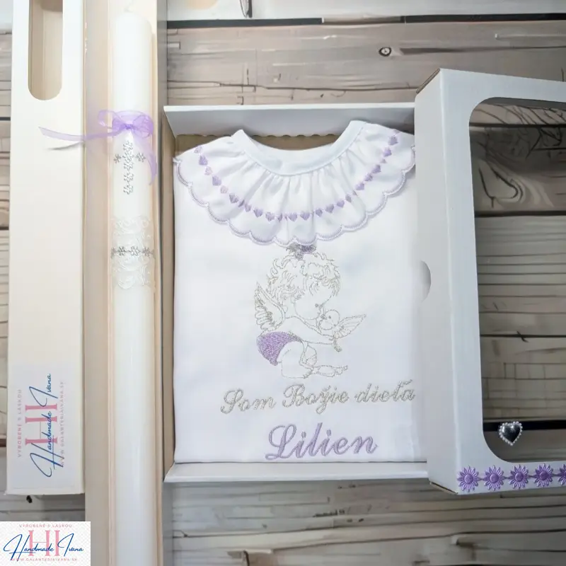 Košieľka na krst k34 fialová strieborná + Sviečka na krst strieborný krížik s fialovou stuhou