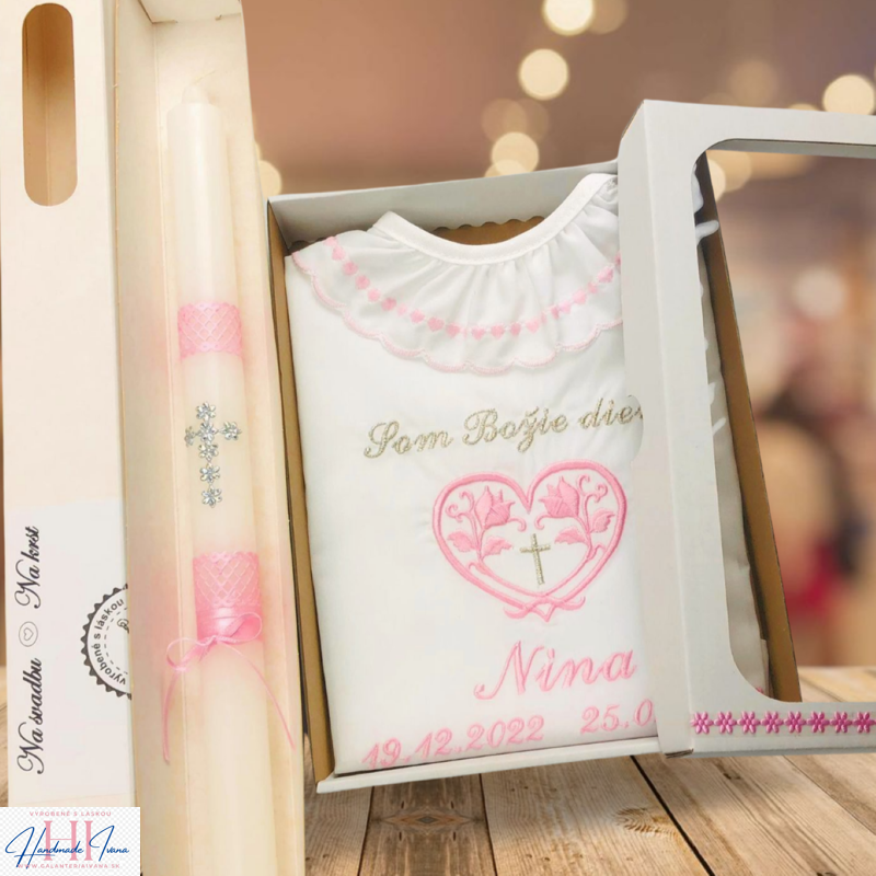 Košieľka na krst k42 ružová strieborná + Sviečka na krst strieborný krížik s ružovou