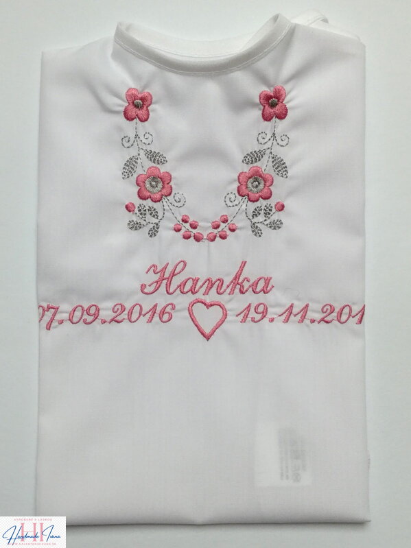 K14 - košieľka na krst ružovo-šedá výšivka a srdiečko
