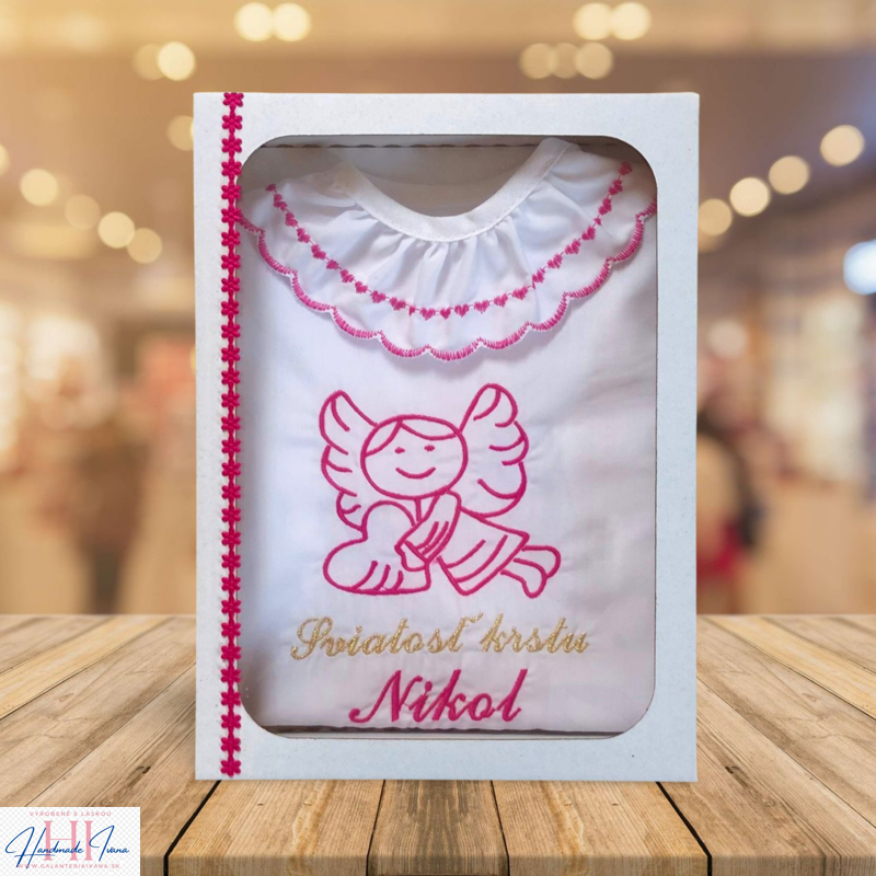 K11 - košieľka na krst cyklaménová