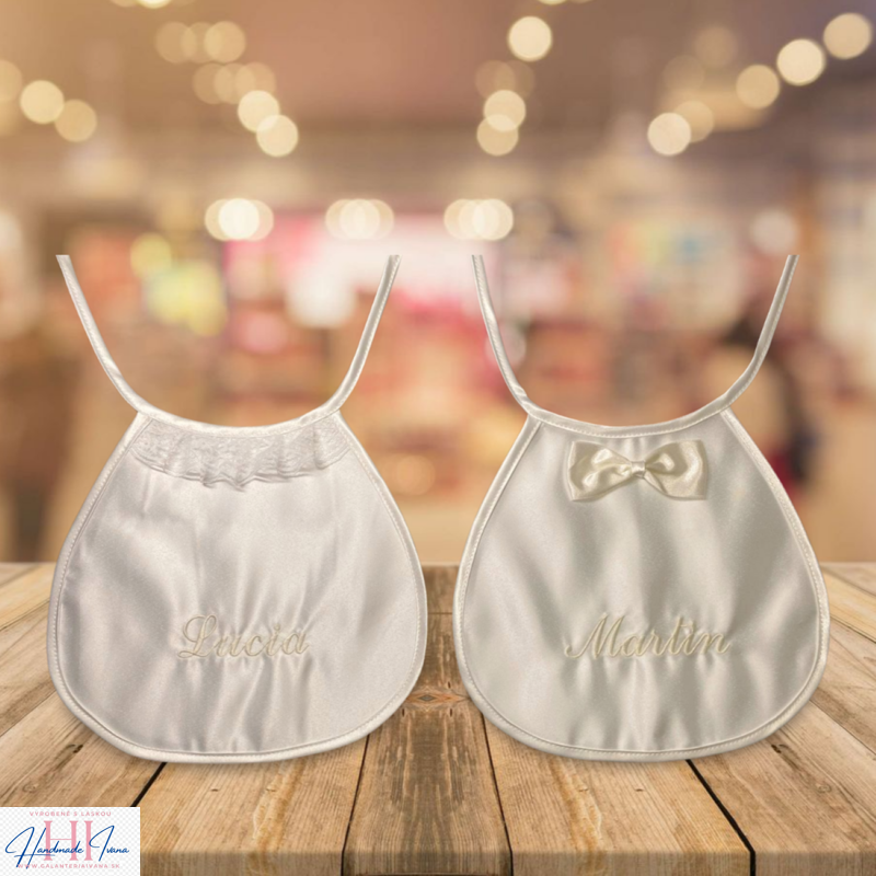 Svadobné podbradníky Ona a on s výšivkou šampaň