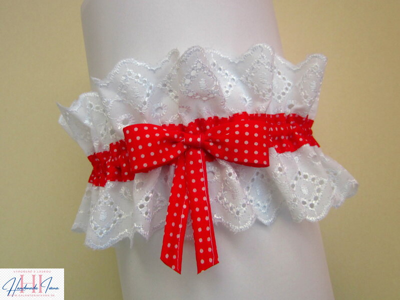 Podväzok pre nevestu Biele bodky na červenej