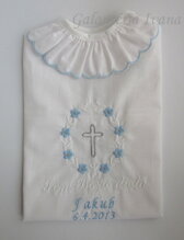 K01 - krstová košieľka bielo-modrá, krížik strieborný
