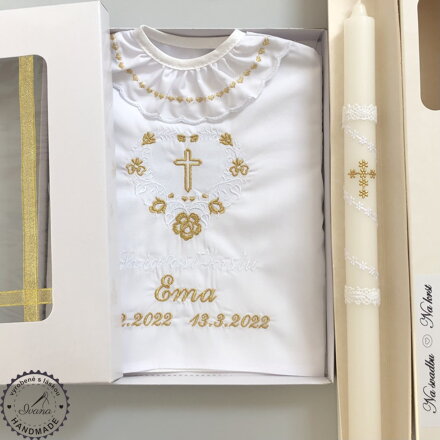 Košieľka na krst k05 biela so zlatou v darčekovom balení a sviečka na krst zlatý krížik s bielou čipkou