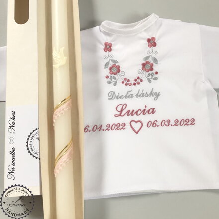 K14 - košieľka na krst tmavá ružová so šedou a sviečka na krst S3 holubica ružová
