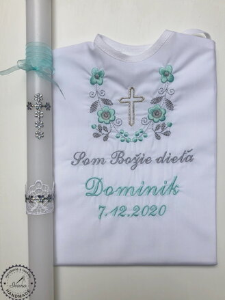 Košieľka na krst k14 mentolovo-šedá výšivka so strieborným krížikom + Sviečka na krst mentolová mašlička a strieborný krížik