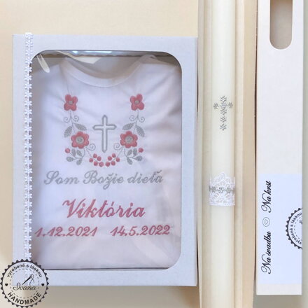 Košieľka na krst k14 staroružová so šedou v darčekovom balení a sviečka na krst strieborný krížik