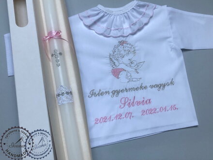 Košieľka na krst k 34 ružovo-strieborná výšivka + Sviečka na krst strieborný krížik s ružovou stuhou