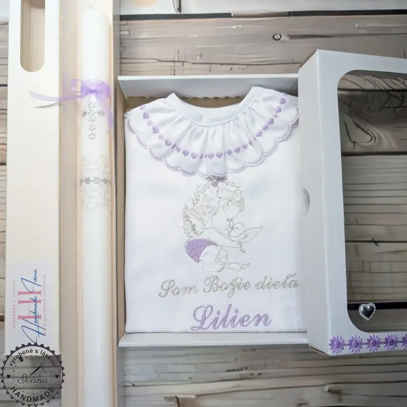 Košieľka na krst k34 fialová strieborná + Sviečka na krst strieborný krížik s fialovou stuhou