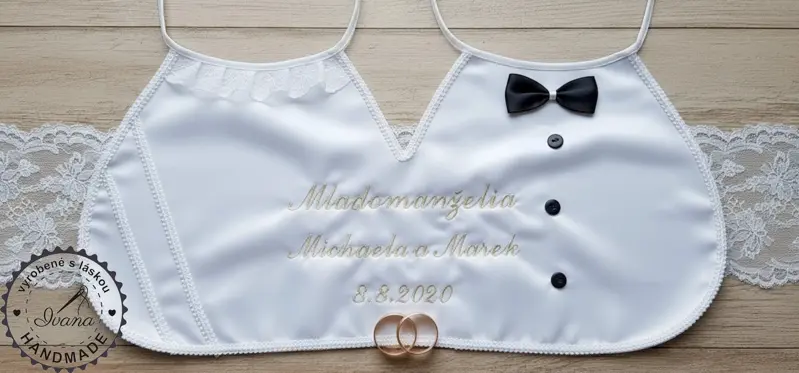 Dvojitý svadobný podbradník Mladomanželia